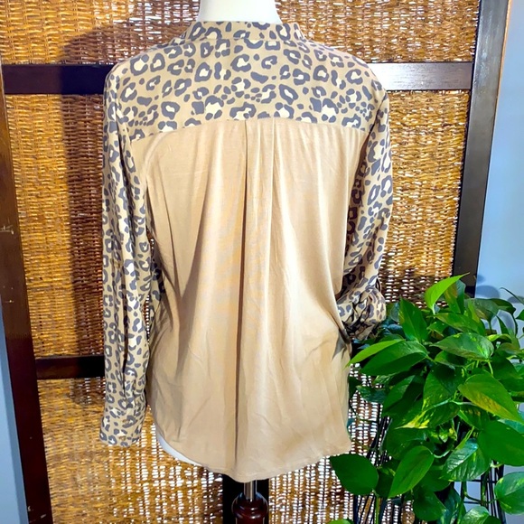 A New Day cheetah medium blouse - Picture 5 of 7